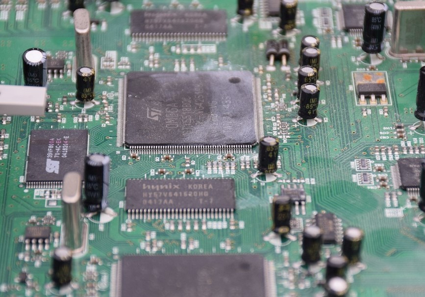 英飛凌代理商告訴你什么情況下需要芯片替代，有什么利與弊呢